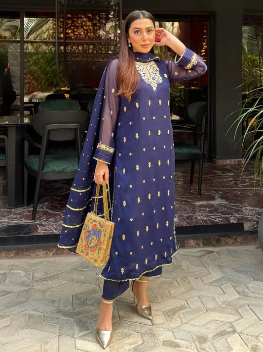 Gold Motive beaded bridal purse pakistan hand embellished bag Amal Ayub