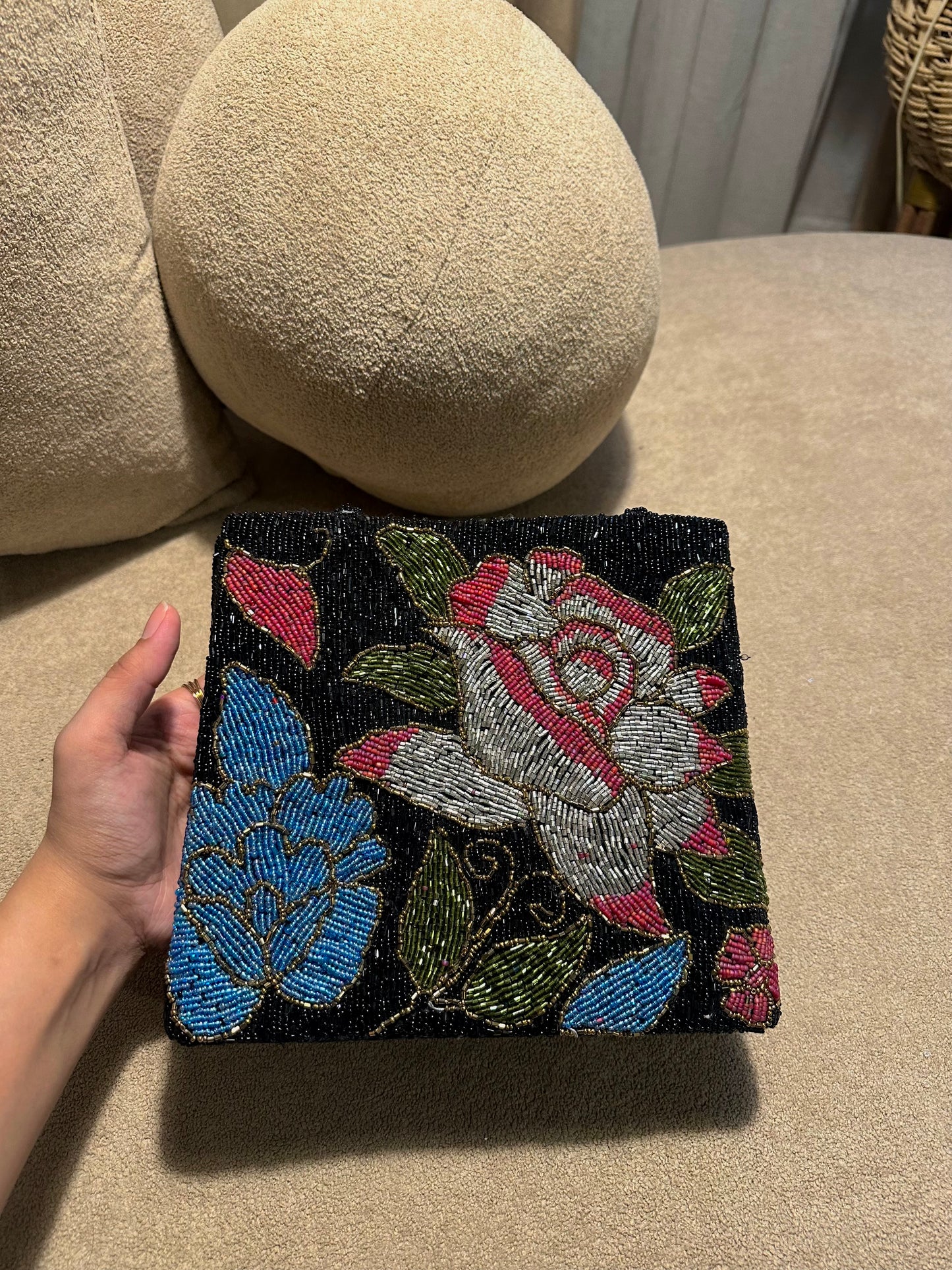 Black floral motive evening beaded handbag girls
